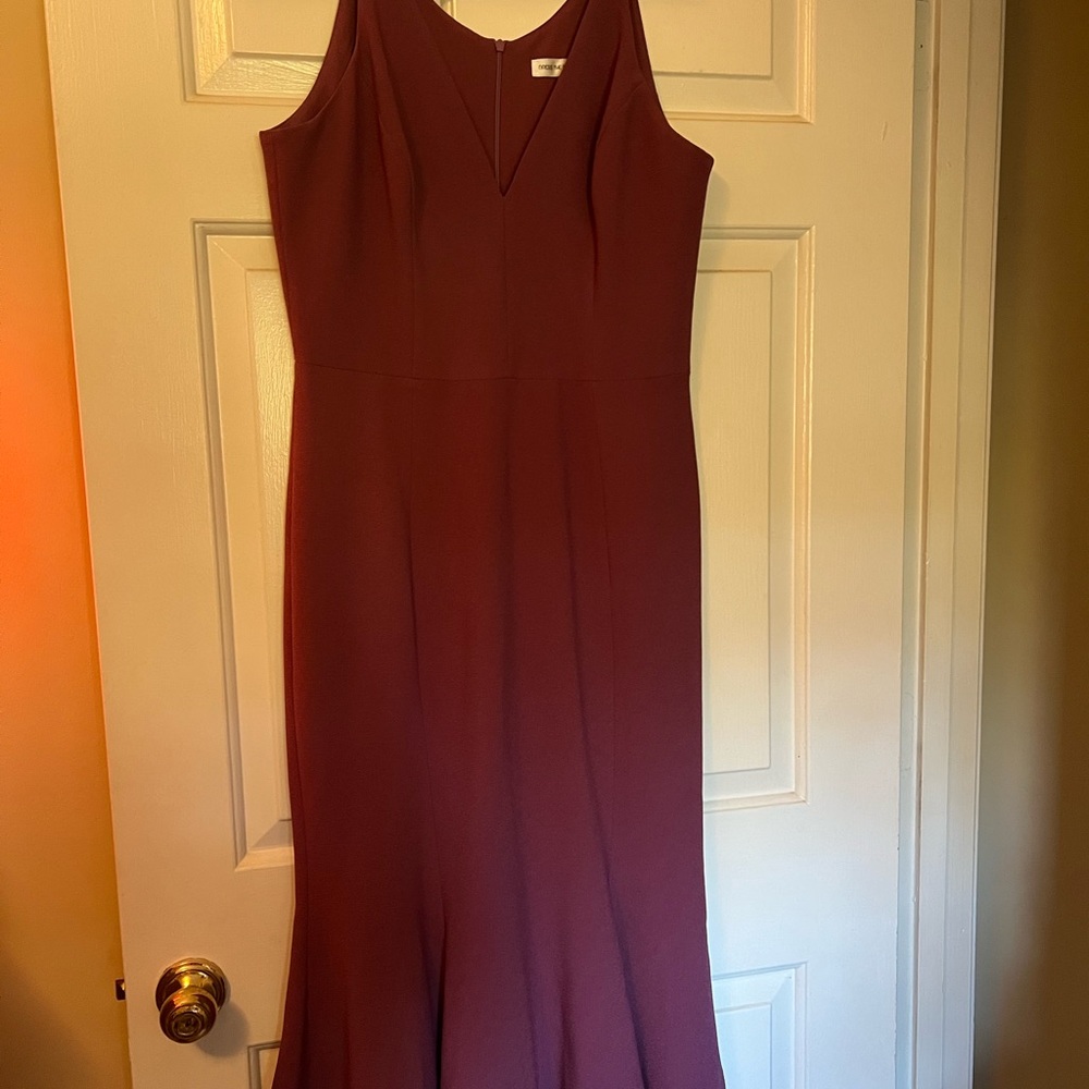 Dress the Population Sleeveless Midi Dress in Eggplant Purple